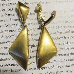 NWOT Geometrical golden clip-on earrings